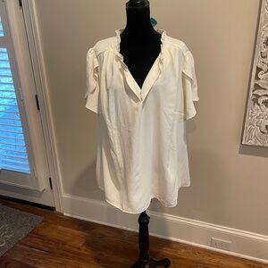 Very pretty plus size 41 Hawthorn Tulip short sleeve blouse.  New with tag